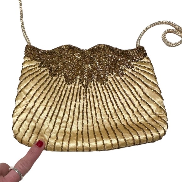 Vintage Le Regale Gold Beaded Cocktail Purse. Perfect for New Years🥂🎉🎊 - Picture 13 of 16